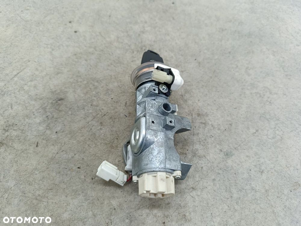 STACYJKA SUBARU FORESTER III 88215AG000  X1T25971 2.0 D - 7