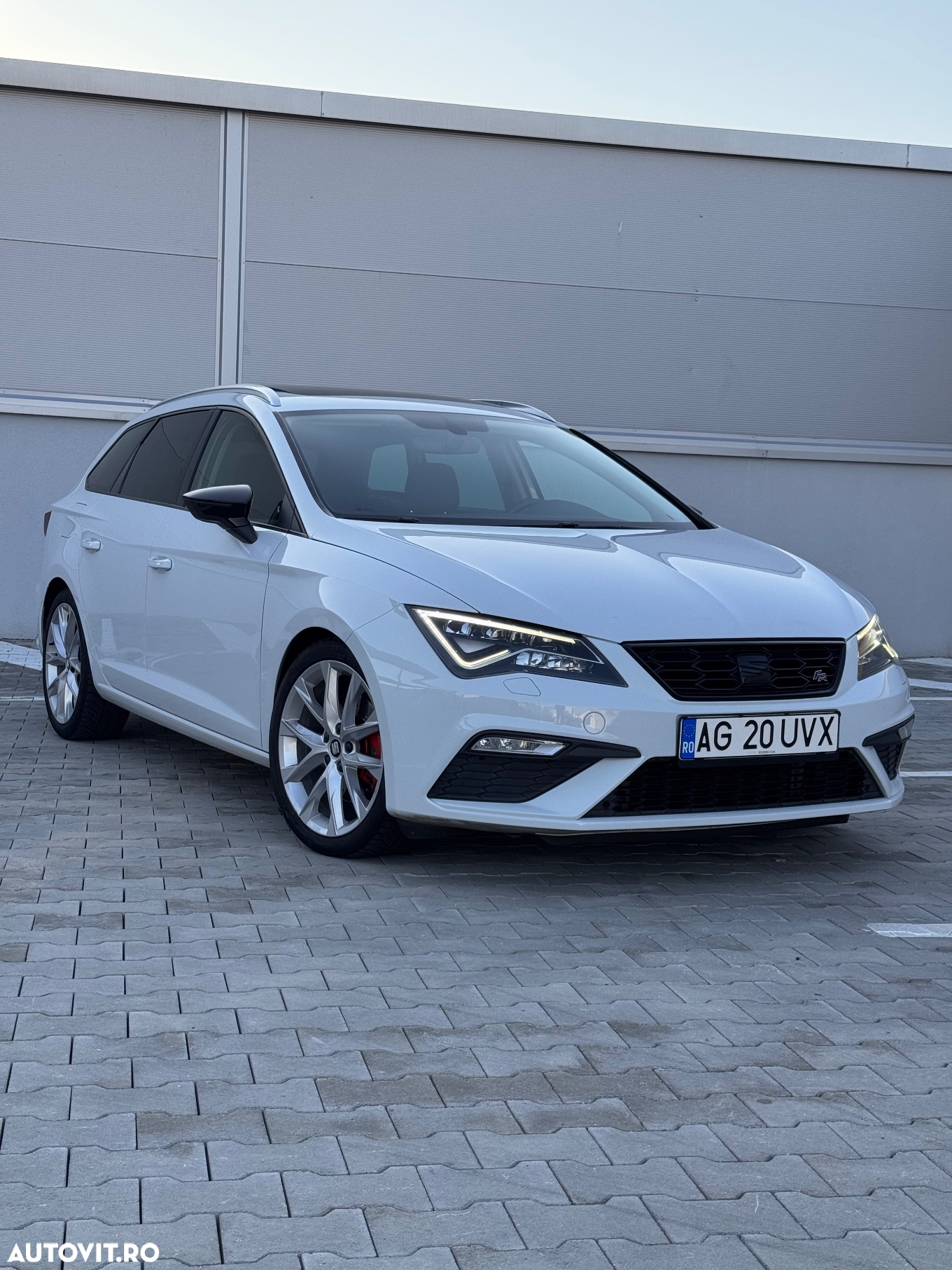 Seat Leon ST 2.0 TDI DPF DSG FR - 11