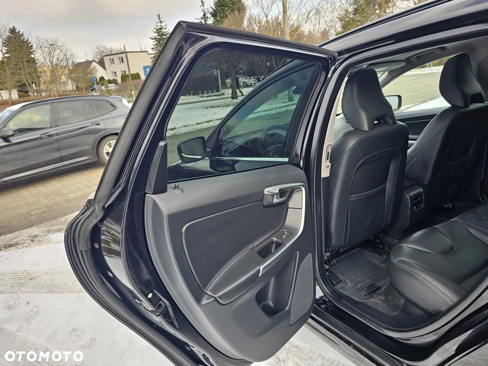 Volvo XC 60 D5 AWD Geartronic Summum - 10