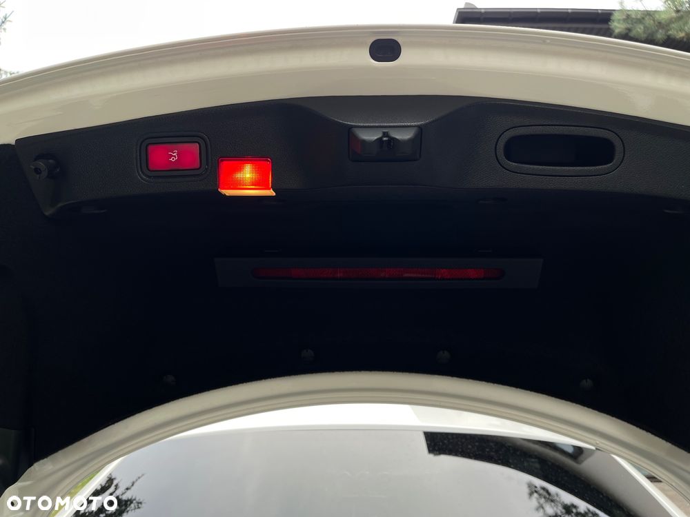 Mercedes-Benz Klasa C 200 7G-TRONIC - 22