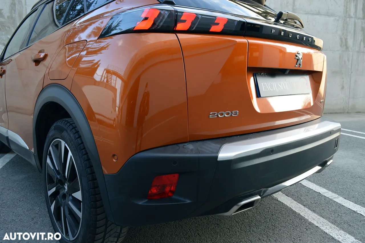 Peugeot 2008 PureTech 155 EAT8 GT Pack - 23