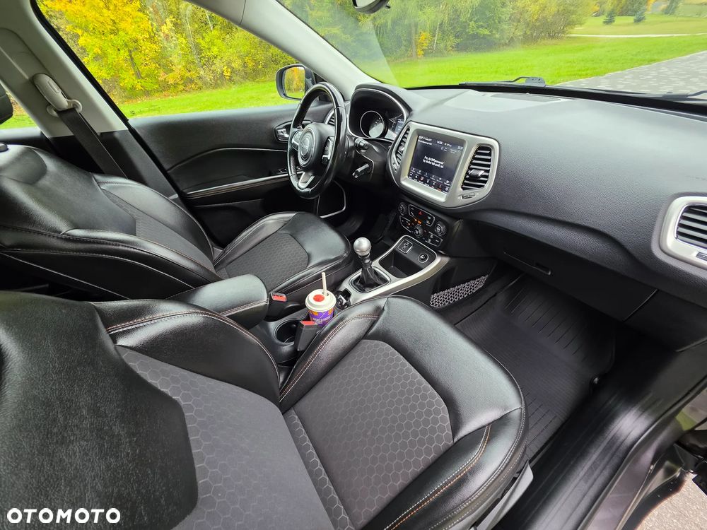 Jeep Compass - 10