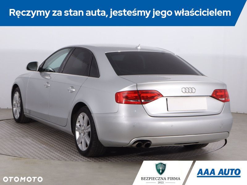 Audi A4 Limousine - 6