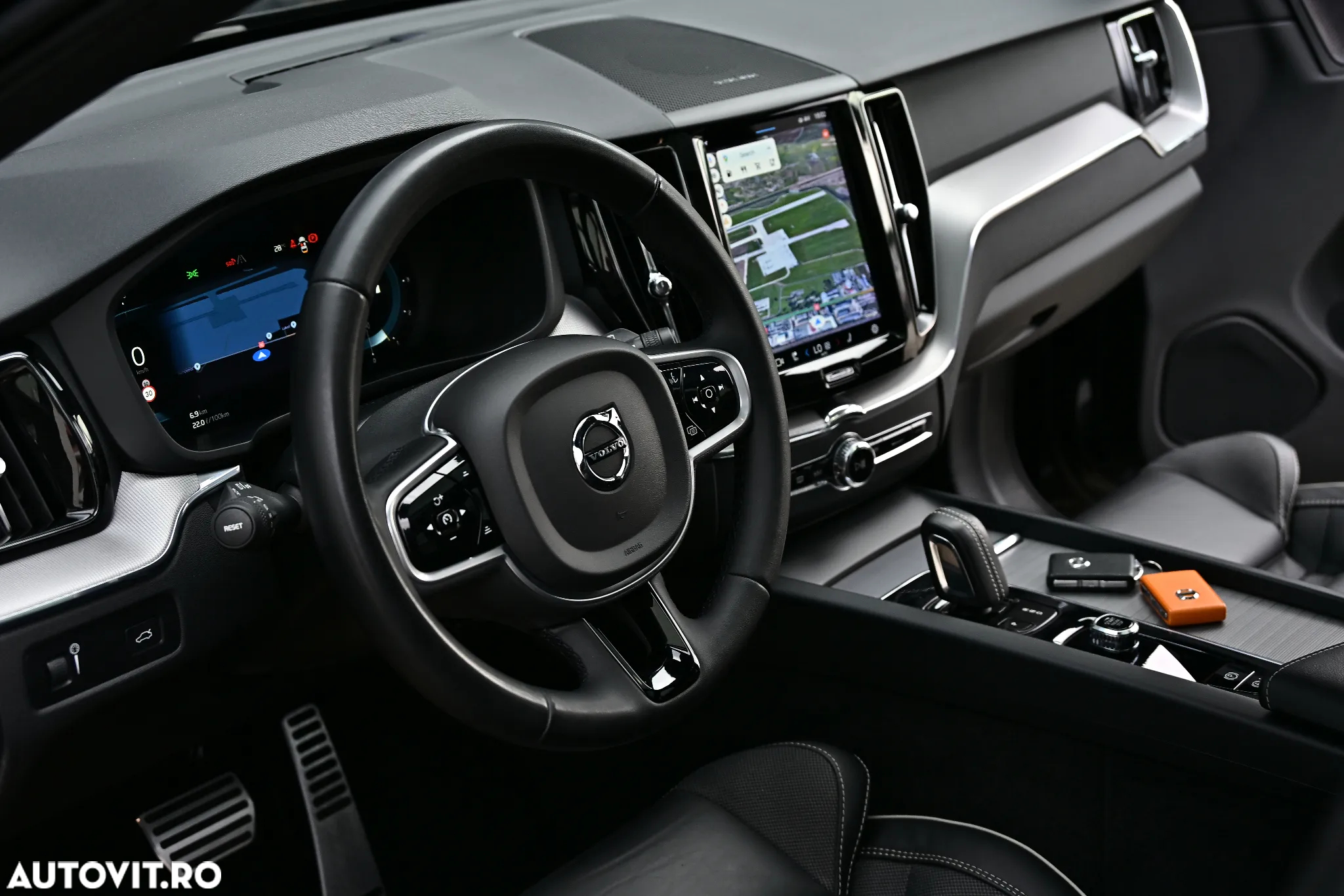 Volvo XC 60 B4 MHEV AT8 AWD R-Design - 31