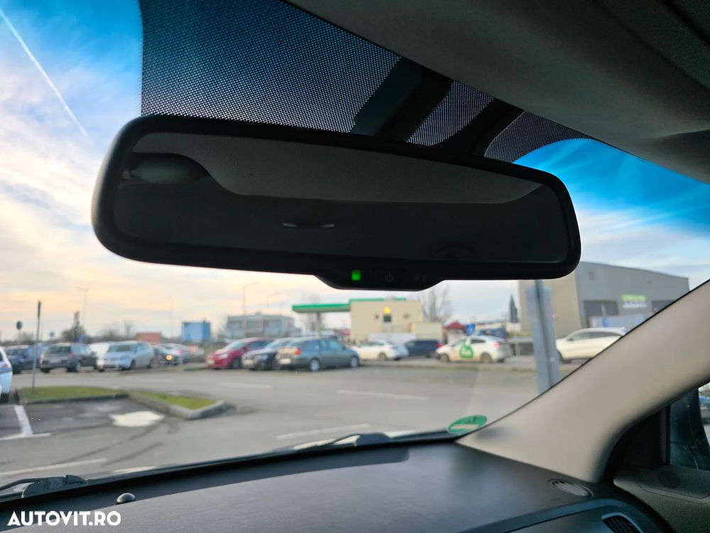 Kia Sportage 2.0 CRDI 4WD Automatik Spirit - 33