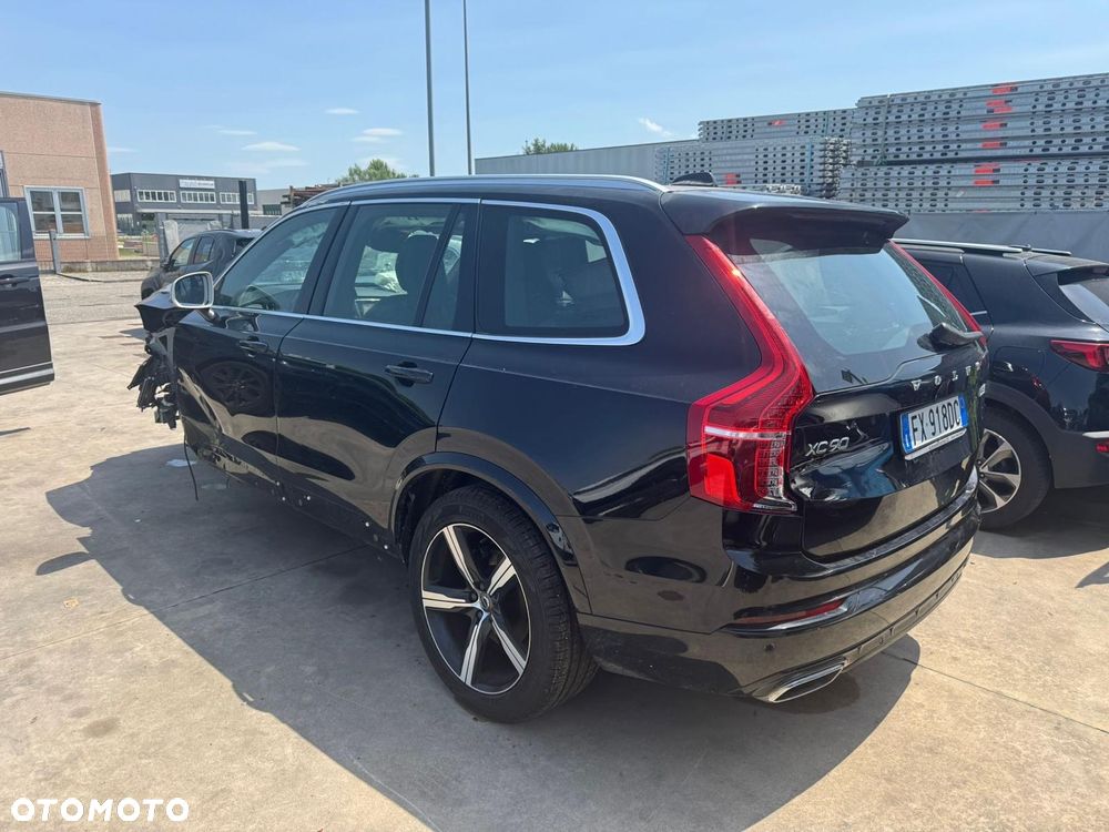 Volvo XC 90 D5 SCR AWD R-Design 7os - 17