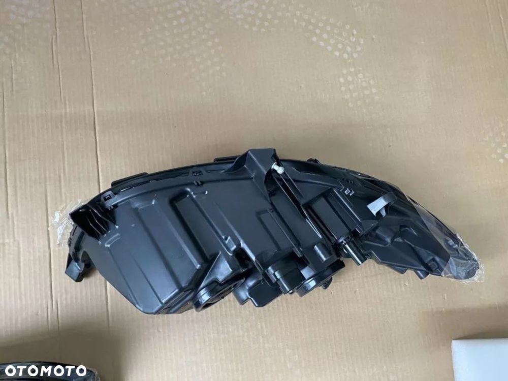 Lampy przód Forda Mondeo Fusion 2013r wersja USA - 7