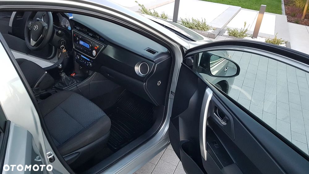 Toyota Auris 1.4 D-4D Comfort - 16