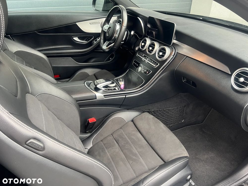 Mercedes-Benz Klasa C 300 9G-TRONIC - 17