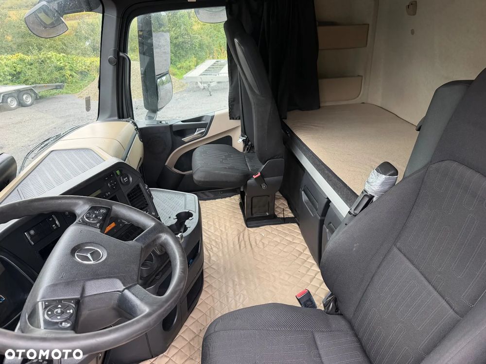 Mercedes-Benz ACTROS - 11