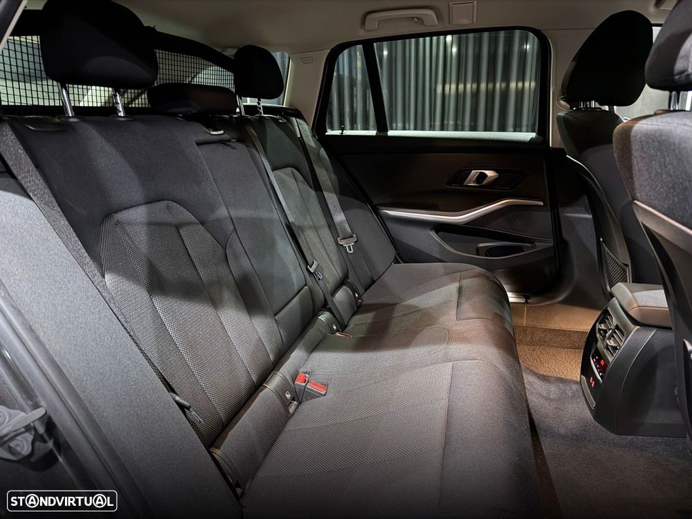 BMW 330 e Corporate Edition Auto - 38