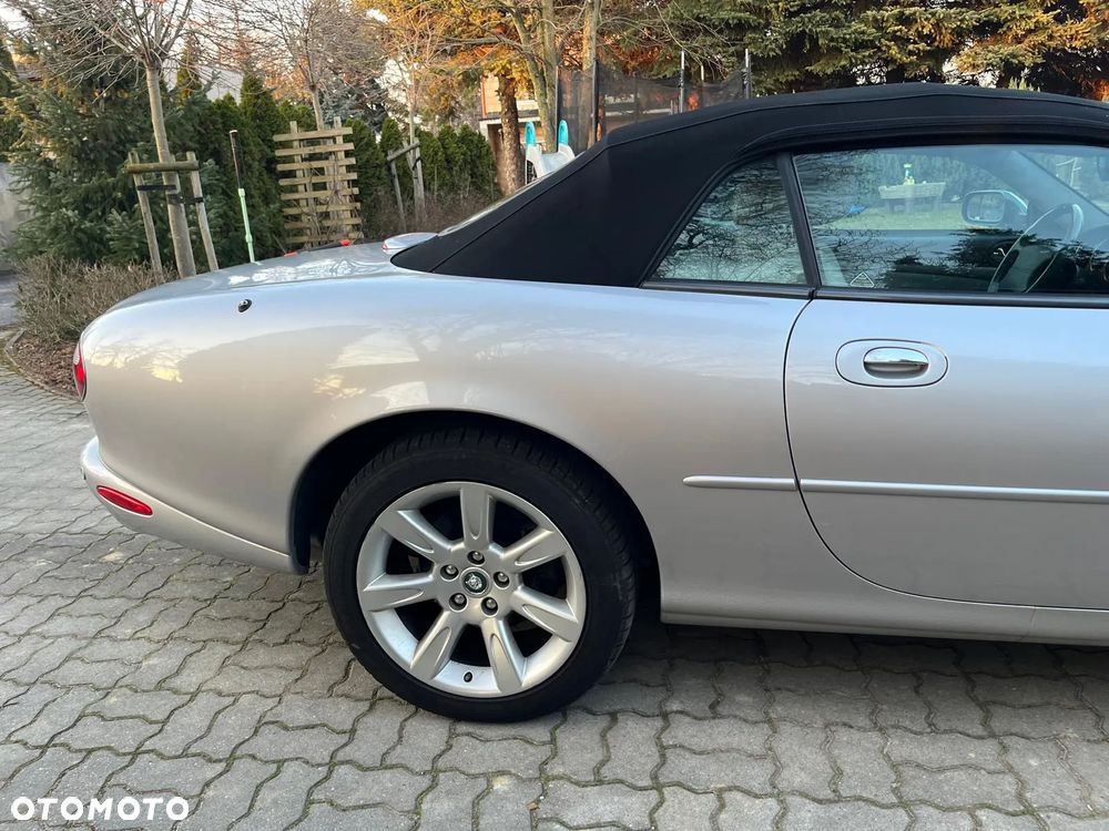 Jaguar XK8 Cabriolet - 15