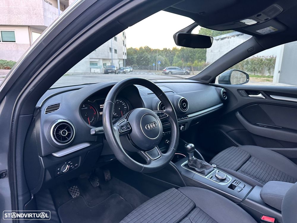 Audi A3 Sportback 1.6 TDI S-line - 29