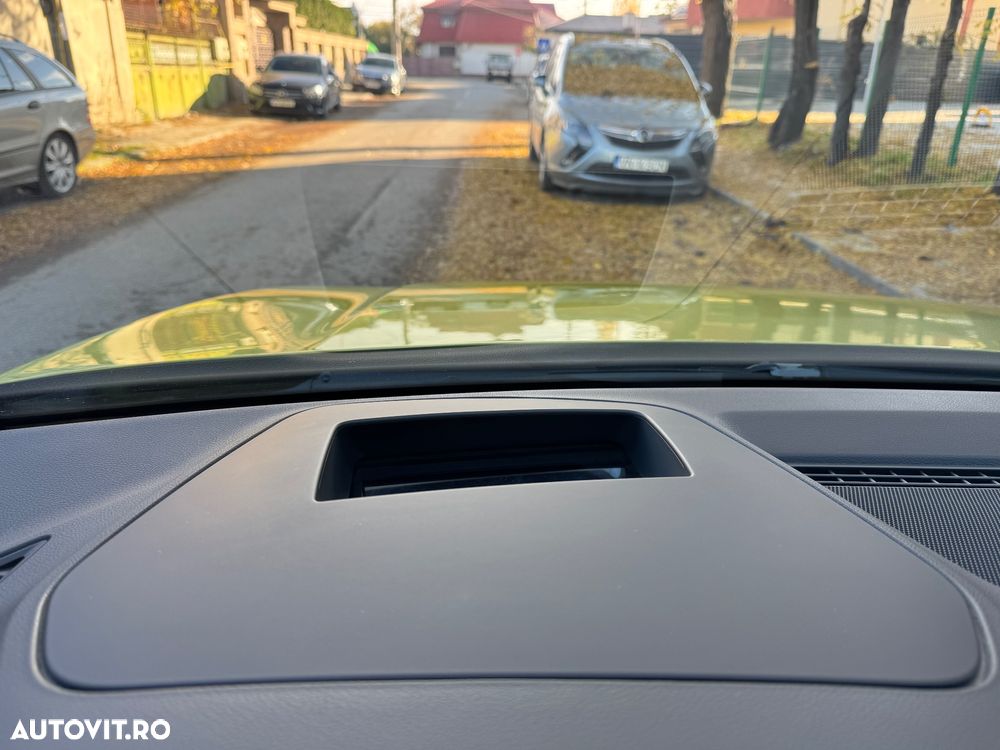 Volkswagen Golf 1.5 eTSI ACT DSG MHEV Style - 19