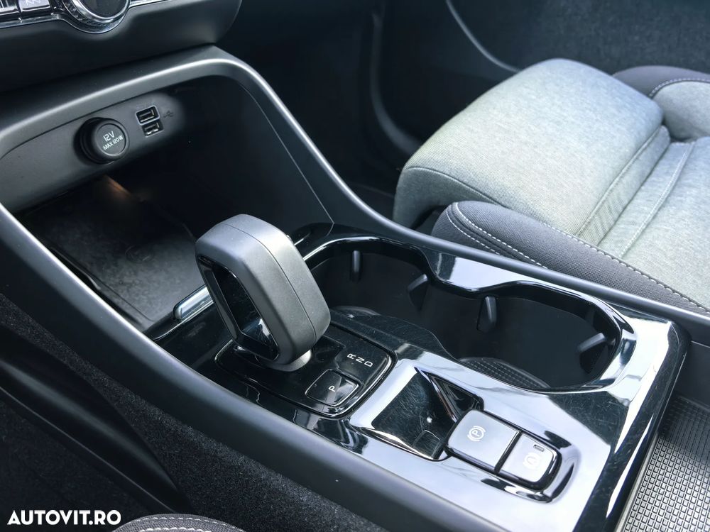 Volvo XC 40 T4 Recharge DKG Ultimate Bright - 7