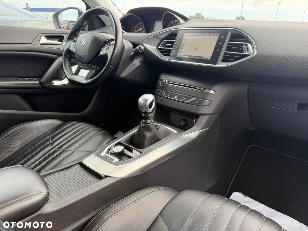 Peugeot 308 1.6 Premium - 17