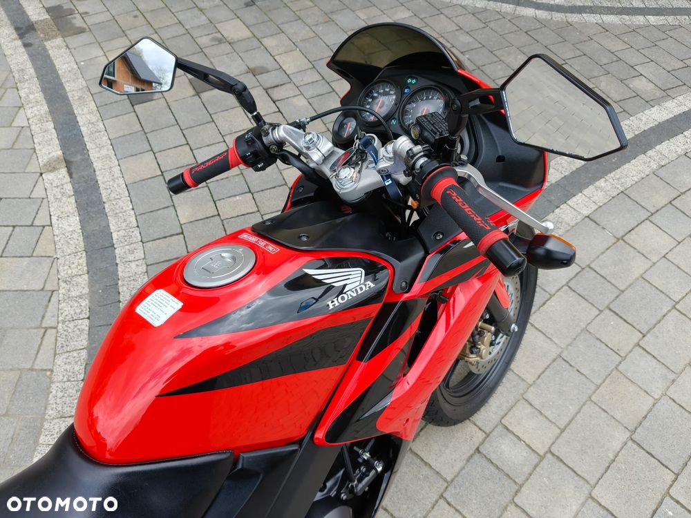 Honda CBR - 8
