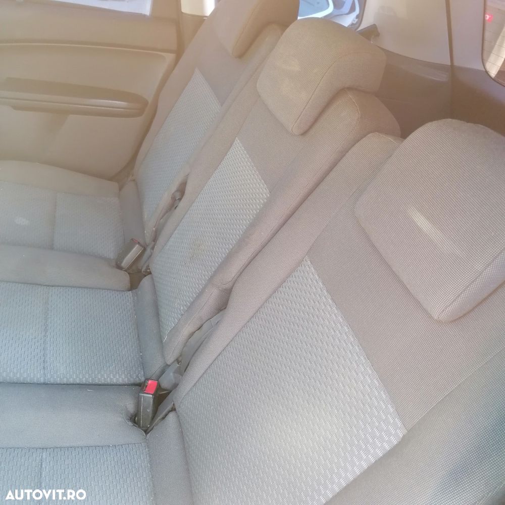 Dezmembrari  Ford C-MAX 1  2003  > 2010 1.6 TDCi Motorina - 21