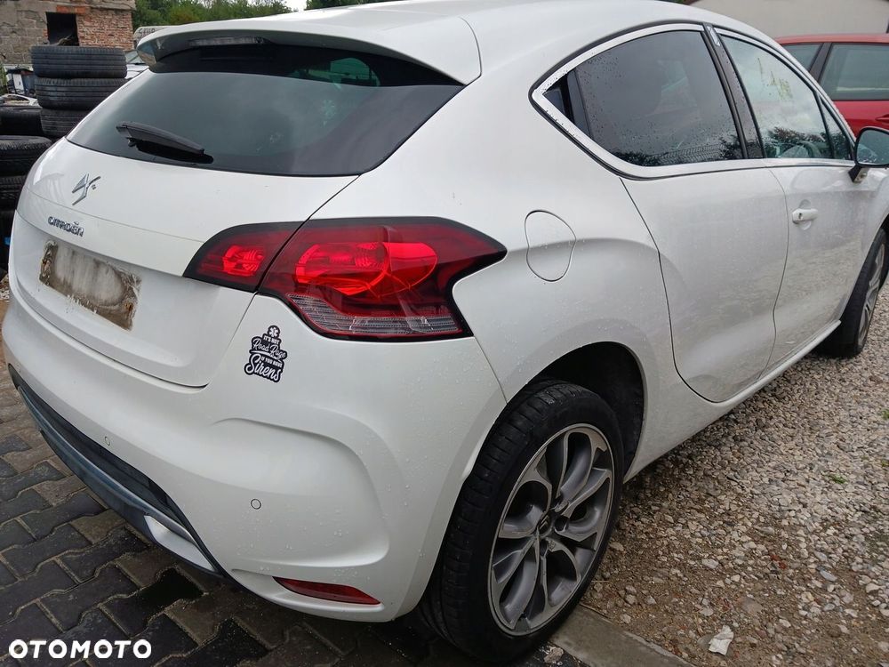 ĆWIARTKA BŁOTNIK PRAWY TYŁ CITROEN DS4 KWE 2011 ROK - 1