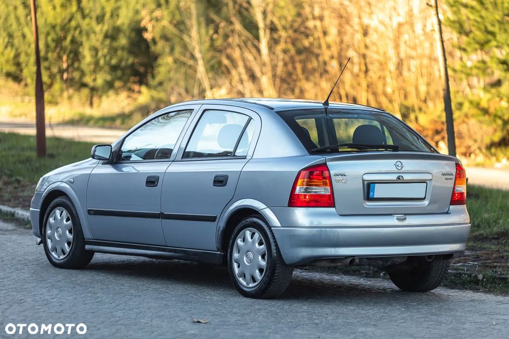 Opel Astra 1.6 - 15