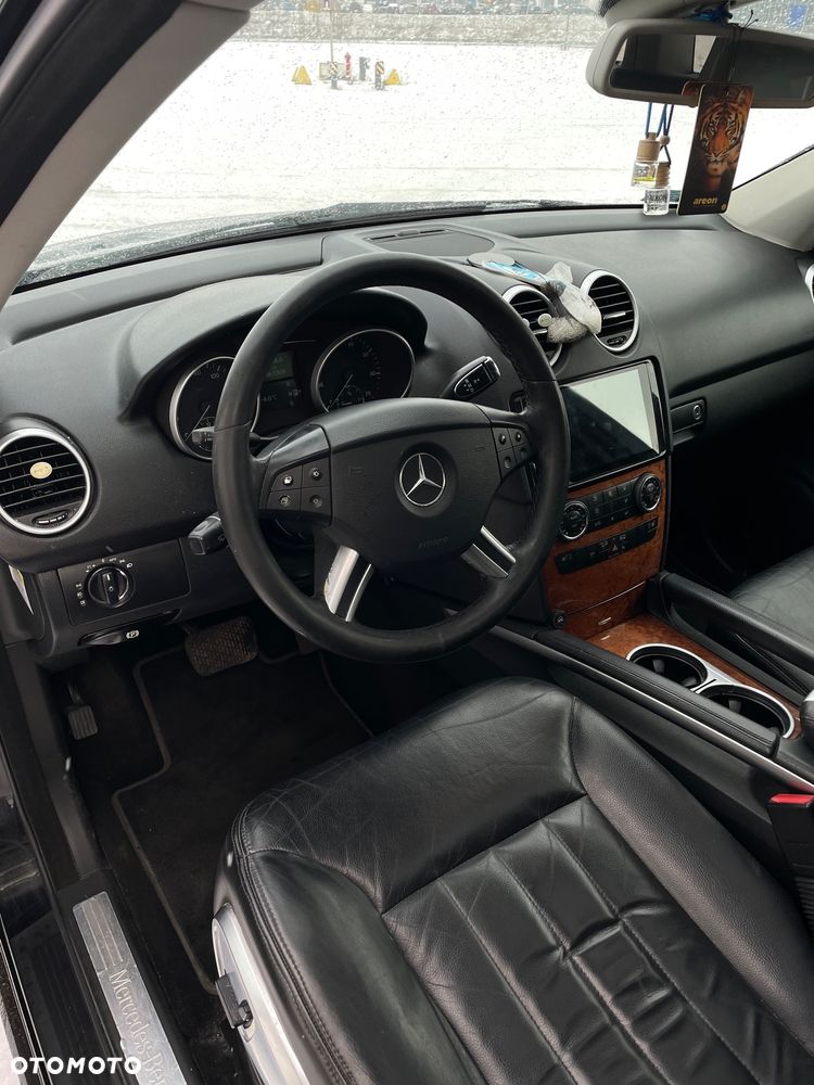 Mercedes-Benz ML - 28
