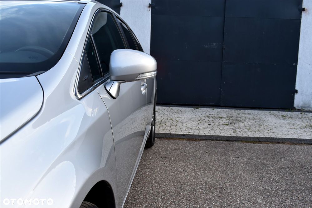 Toyota Avensis 1.8 Sol NAVI - 3
