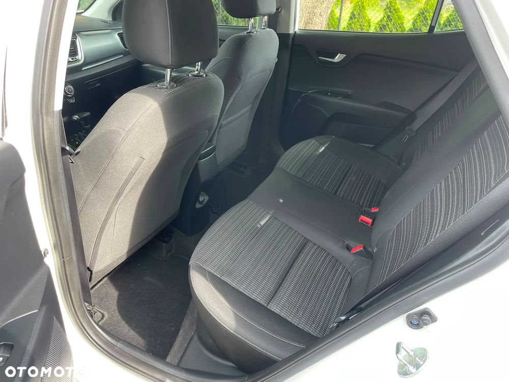 Kia Stonic 1.0 T-GDI MHEV L Business Line DCT - 16