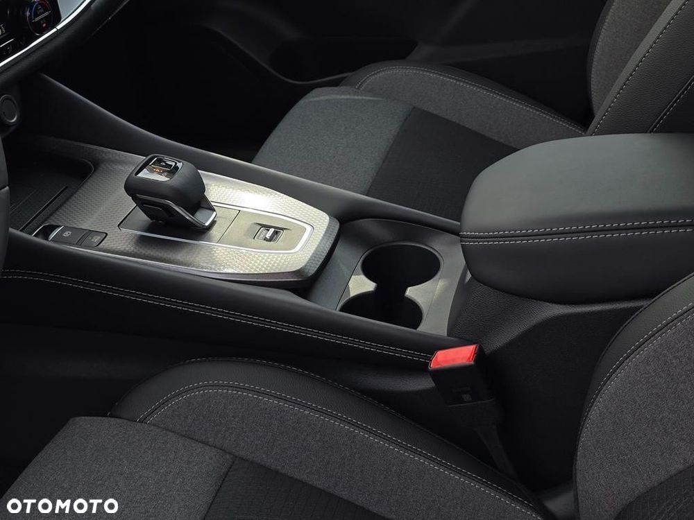 Nissan Qashqai 1.3 DIG-T MHEV N-Connecta Xtronic - 24