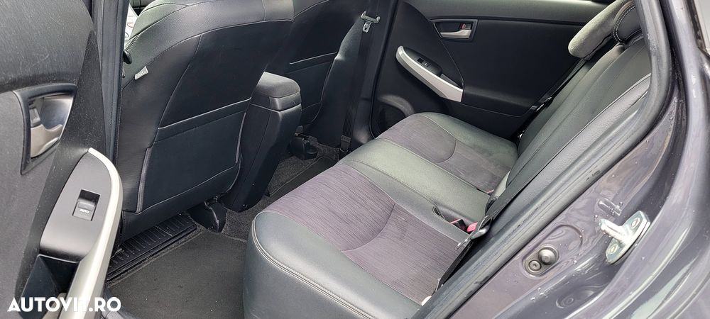 Toyota Prius ver--hybrid-life - 8