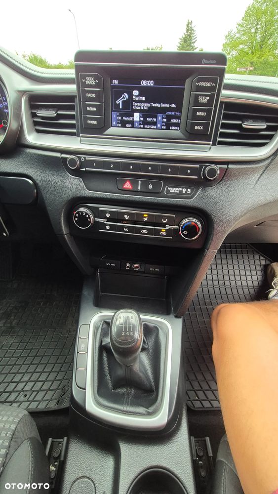Kia Ceed - 32