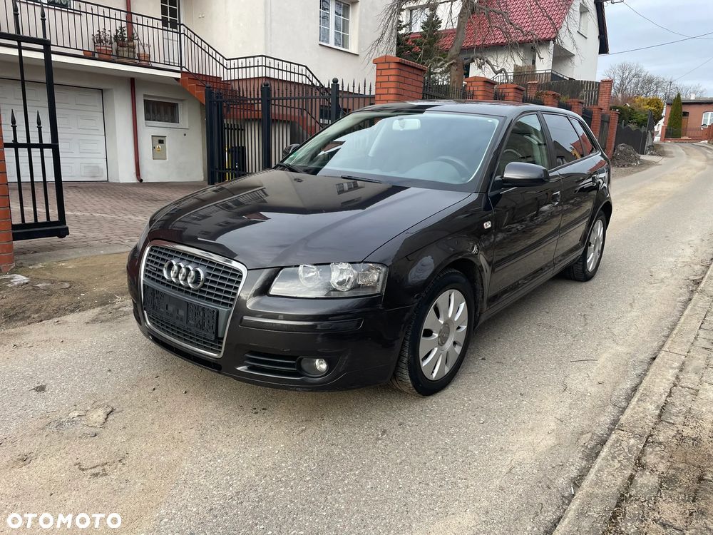 Audi A3 Sportback 2.0 TDI DPF quattro Ambiente - 2