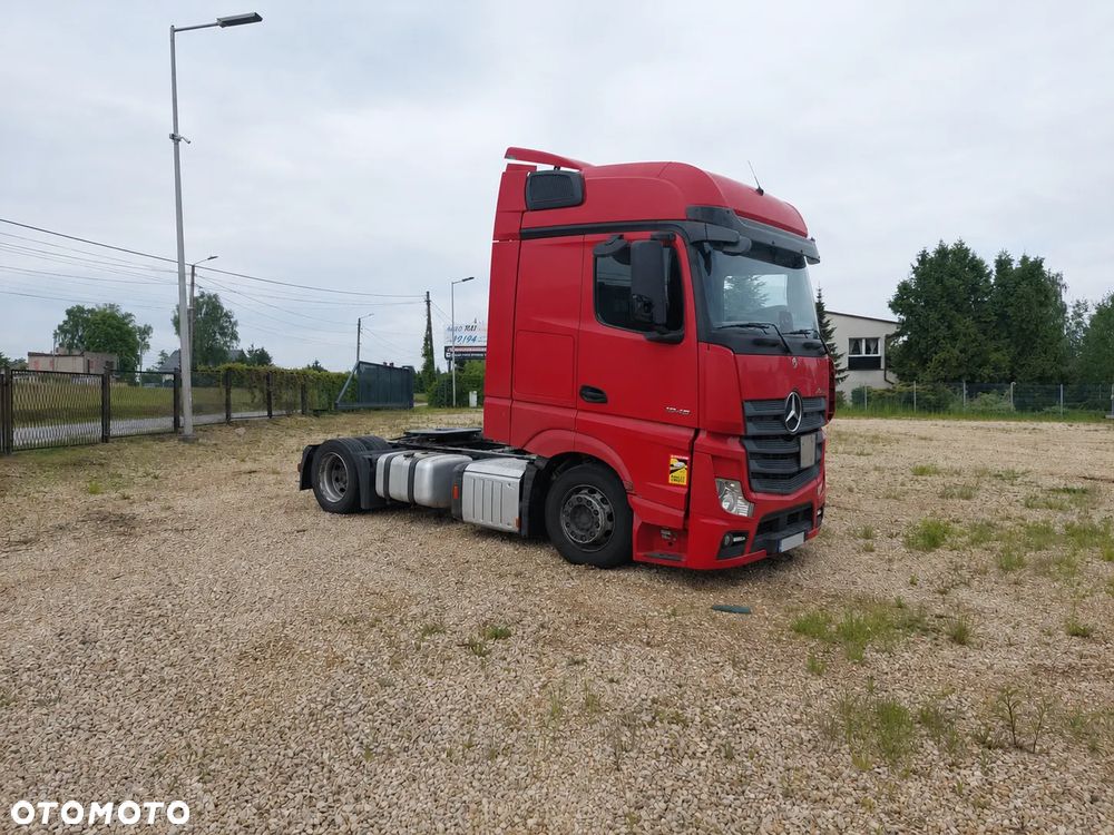 Mercedes-Benz Actros - 3