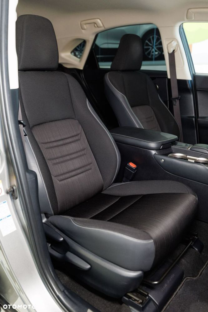 Lexus NX 300h Business Edition AWD - 15