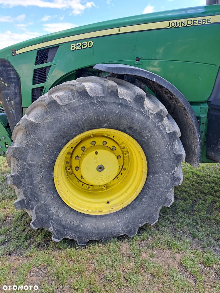 John Deere 8230 - 12
