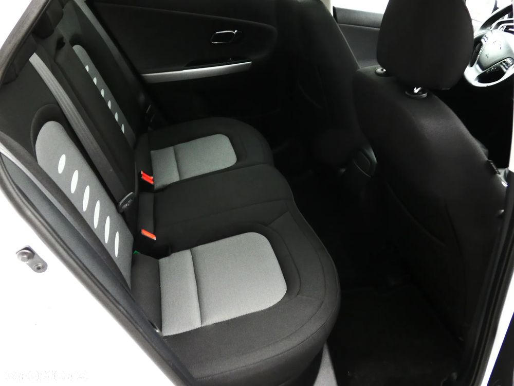 Kia Ceed 1.6 GDI Business Line - 13