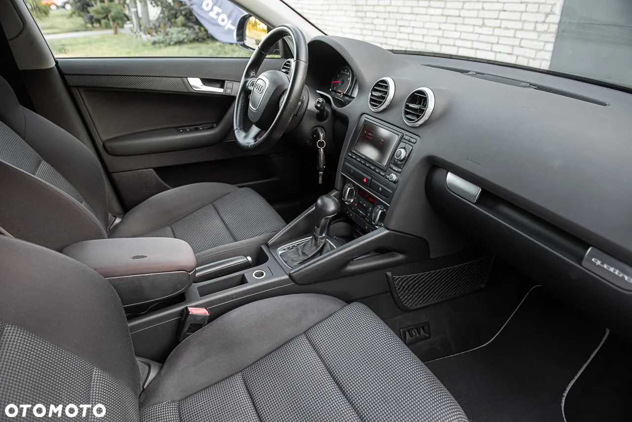 Audi A3 2.0 TFSI Sportback quattro S tronic Ambiente - 30