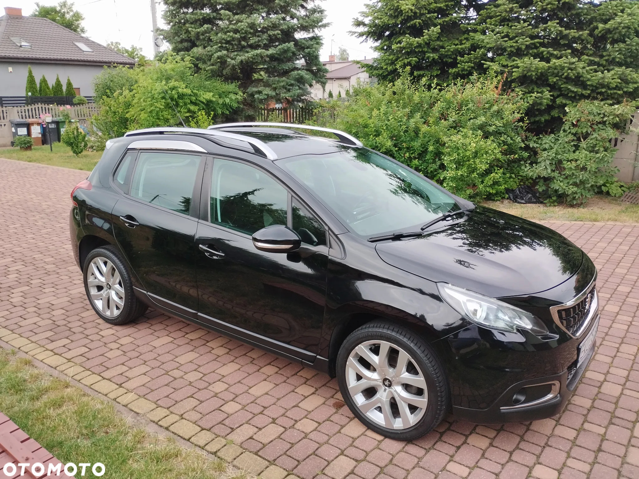 Peugeot 2008 1.6 e-HDi Allure S&S - 11