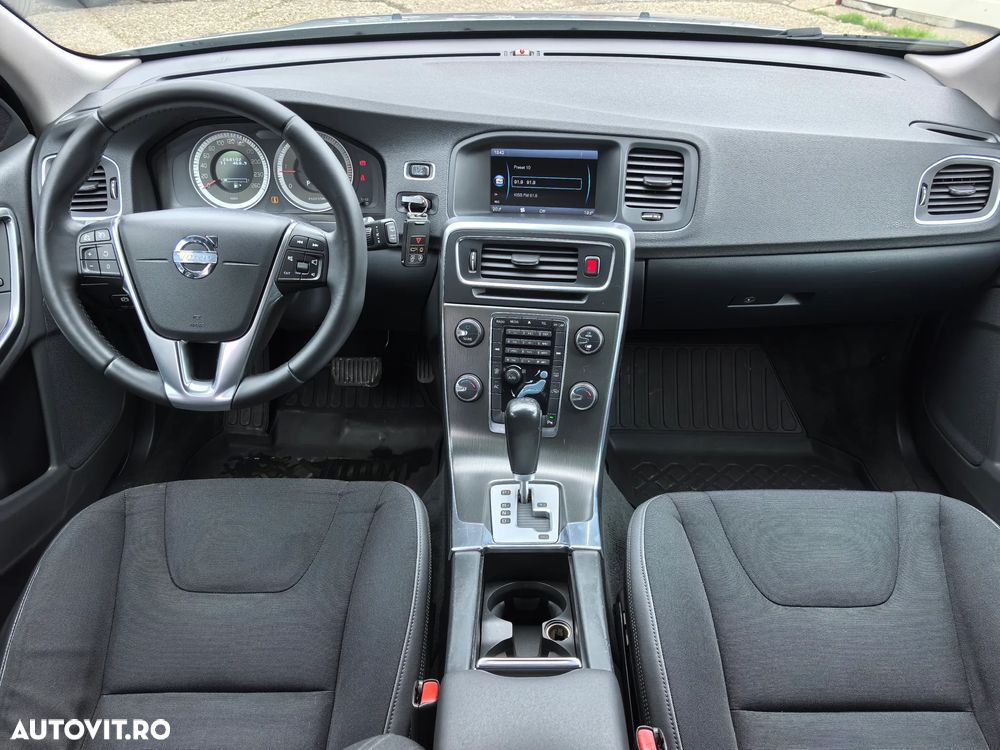 Volvo V60 D4 Geartronic Momentum - 6