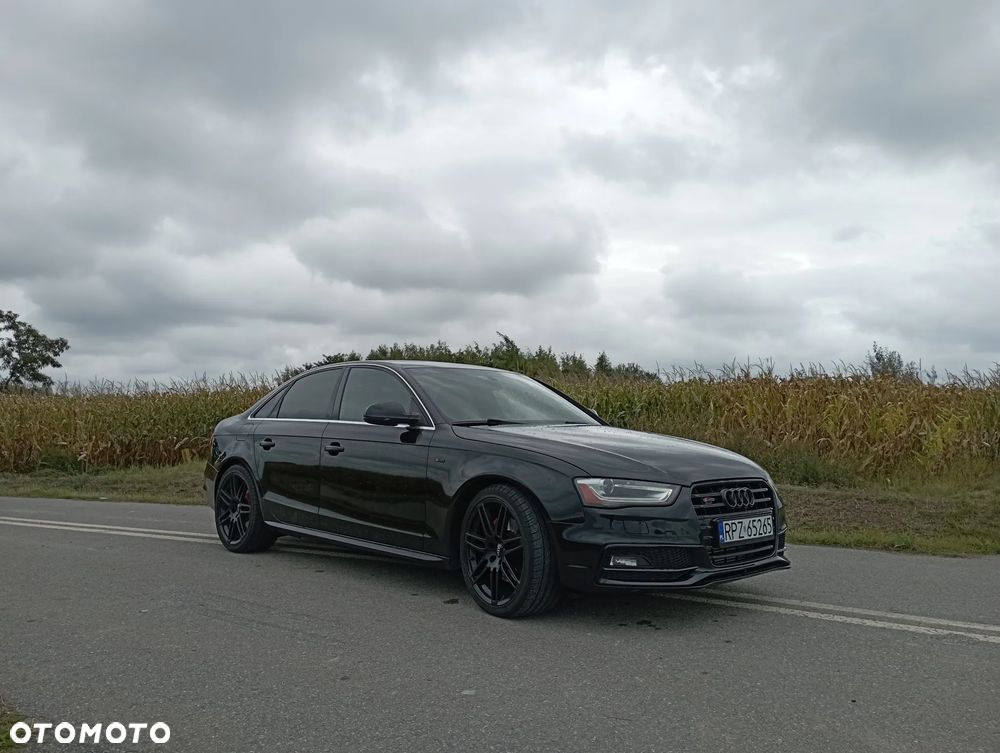 Audi A4 Limousine 2.0 TFSI quattro S tronic S line Sportpaket - 4
