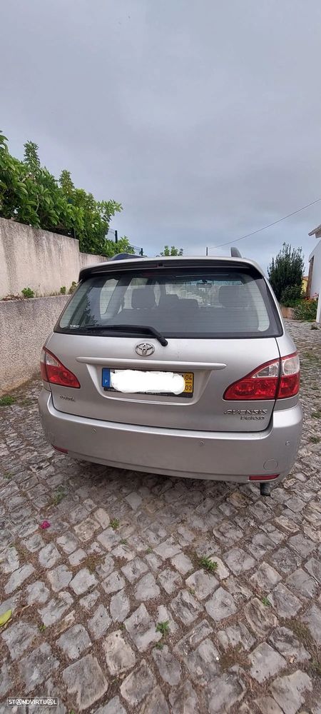 Toyota Avensis Verso - 1