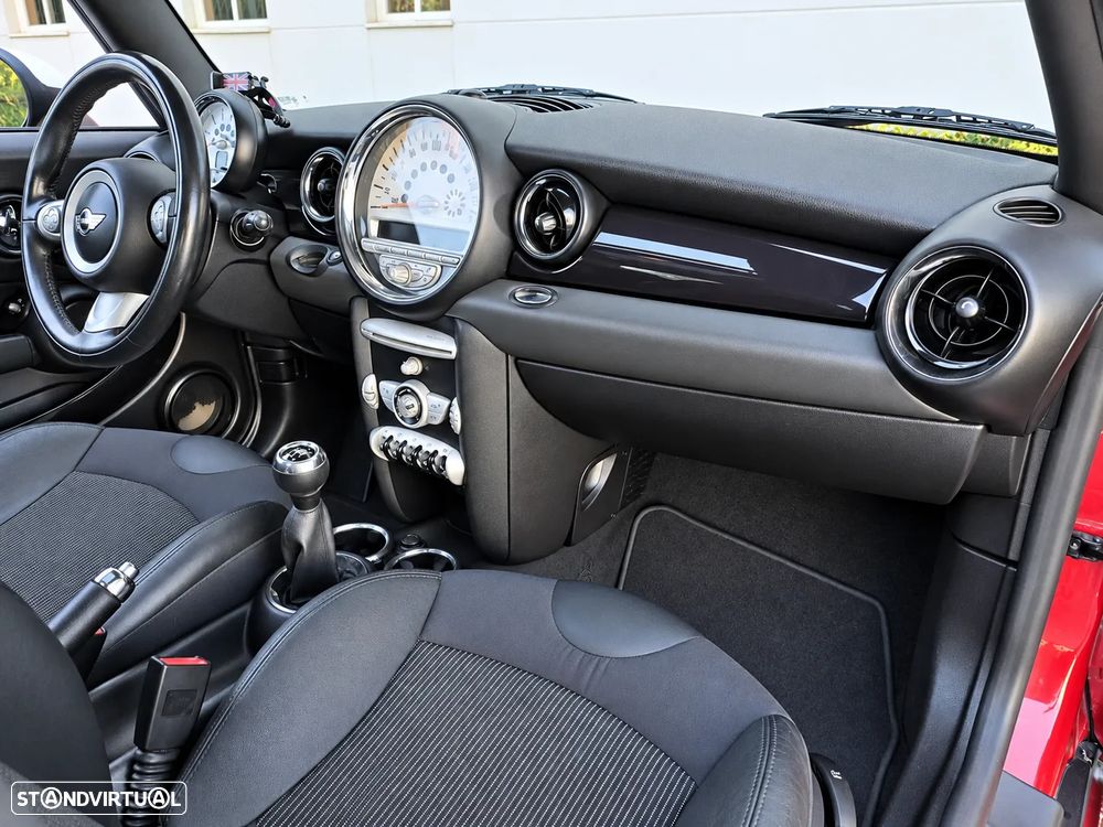 MINI 3 Portas Cooper D - 34