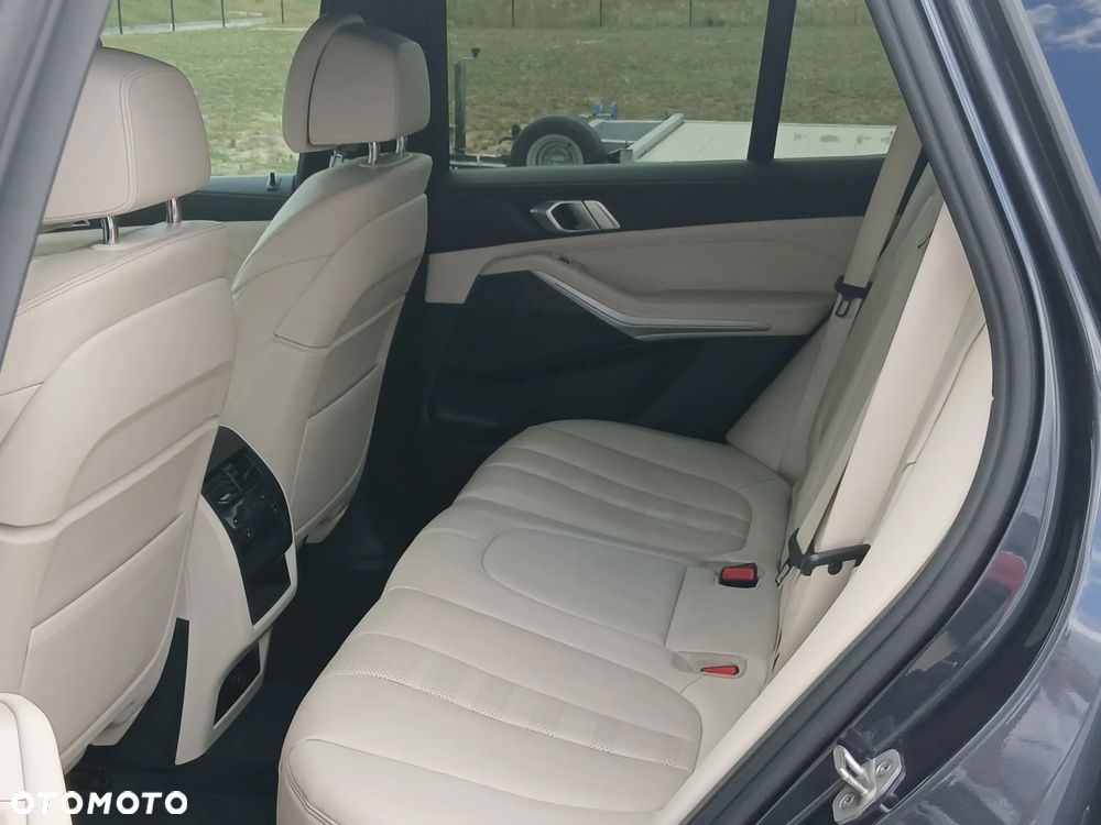 BMW X5 xDrive45e - 34