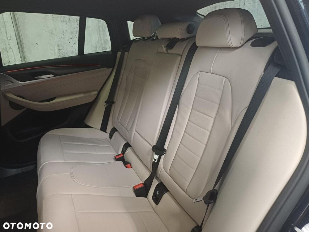 BMW X4 - 18