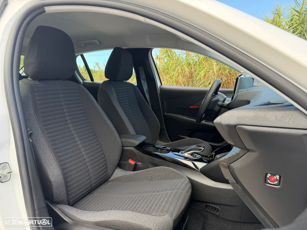 Peugeot e-208 Active - 12