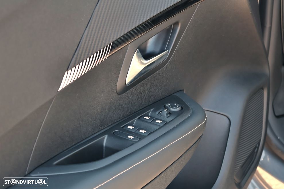 Peugeot 208 1.2 PureTech Allure - 15