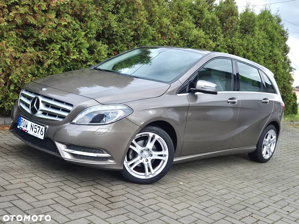 Mercedes-Benz Klasa B 180 7G-DCT UrbanStyle Edition - 3