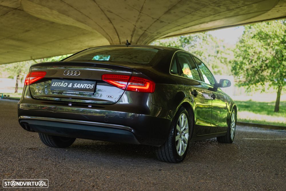 Audi A4 2.0 TDI multitronic Business Line Sport - 42