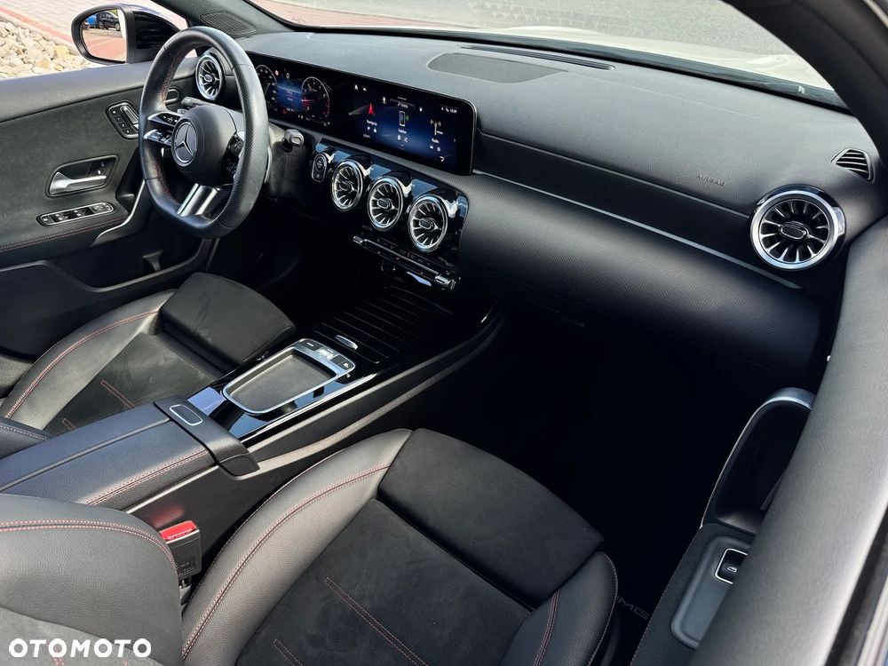 Mercedes-Benz Klasa A 220 4-Matic AMG Line 7G-DCT - 6
