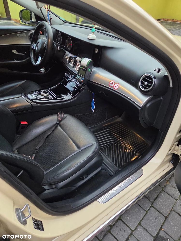 Mercedes-Benz Klasa E 220 d 9G-TRONIC - 6