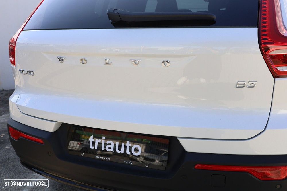 Volvo XC 40 2.0 B3 Plus Dark - 34